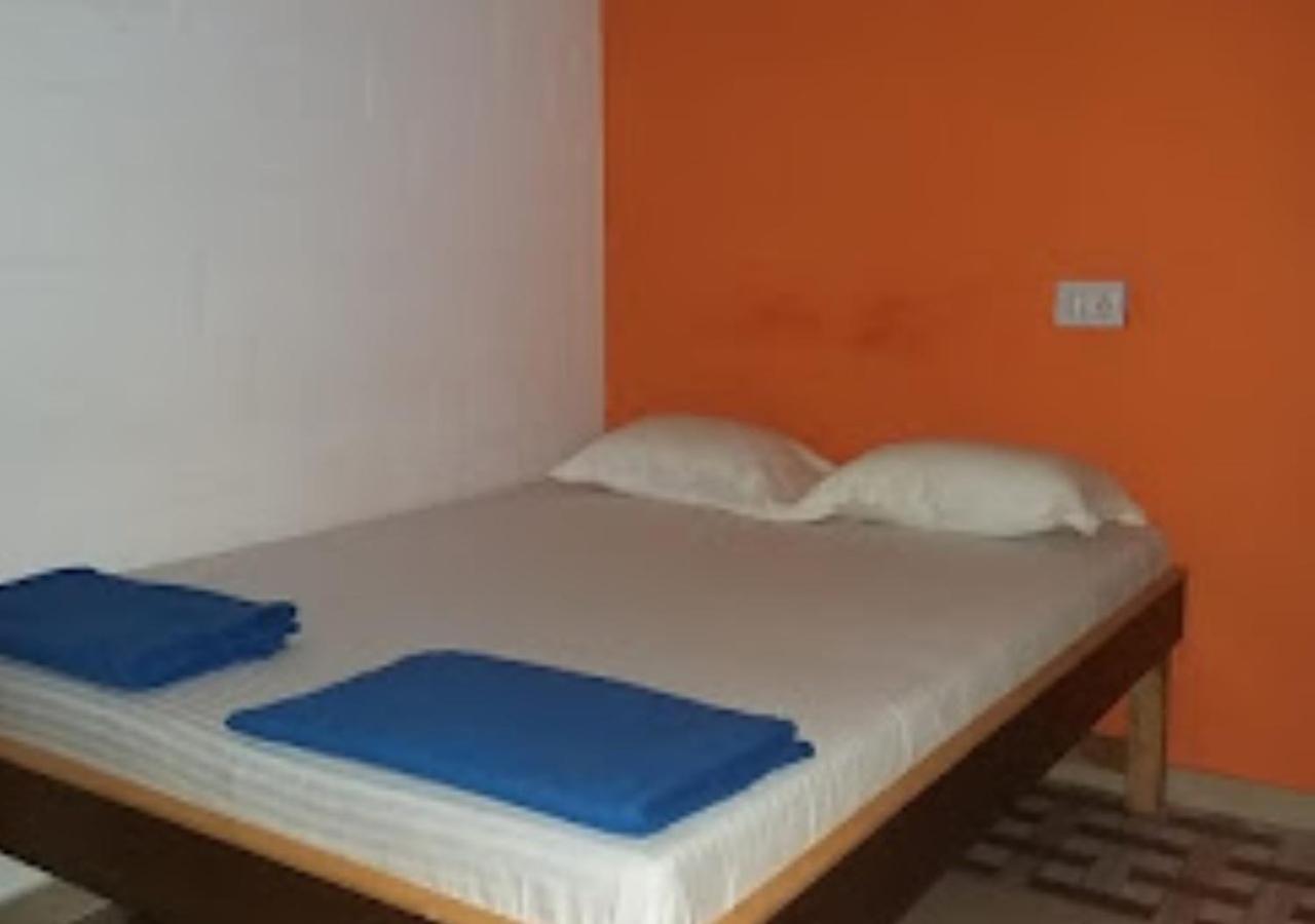 R K Beach Cottage Gokarna  Exterior foto